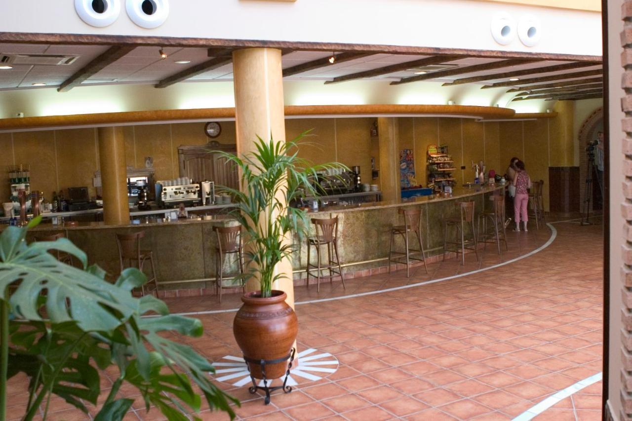 Hotel-Restaurante Cerrillo San Marcos Diezma Exterior foto